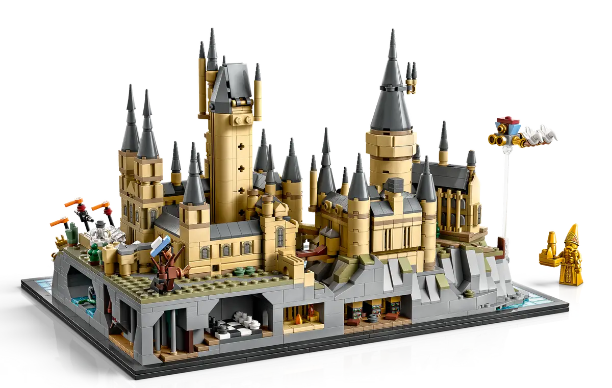 LEGO Hogwarts™ Castle and Grounds (76419)