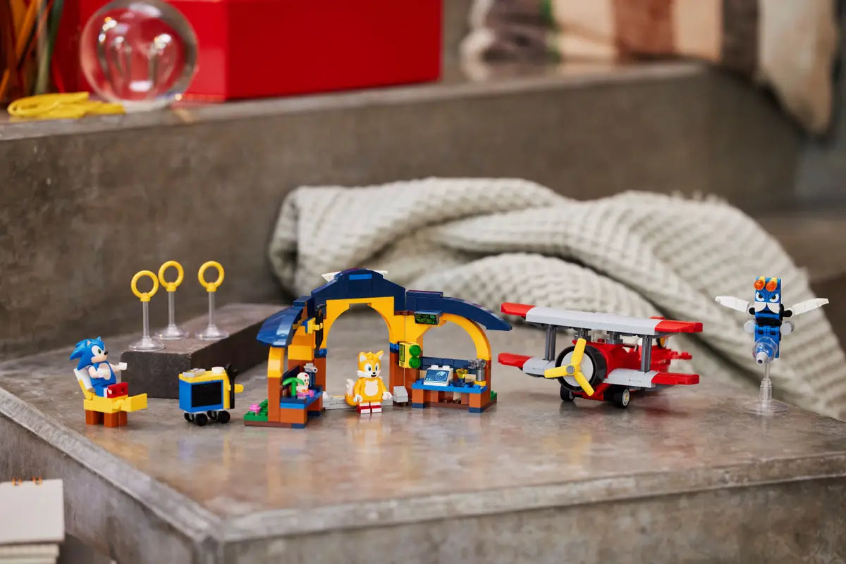 LEGO Tails' Workshop and Tornado Plane (76991)